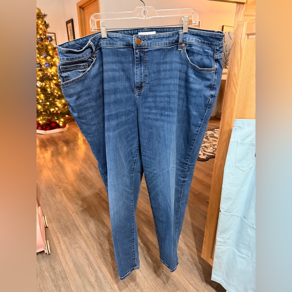 Lane Bryant Signature fit mid-rise boyfriend jeans